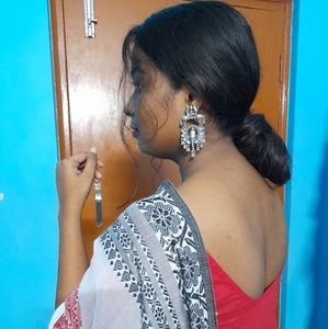 Meet your Posher, Debjani